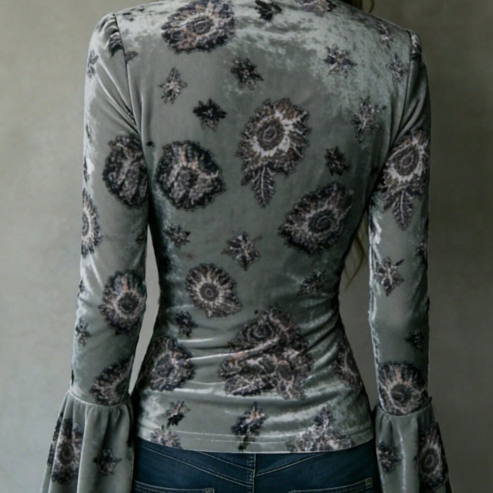 Grey Elegant Women's Floral Print Lace Trim V-Neck Flare Sleeve Long Blouse - Picture 2 of 5